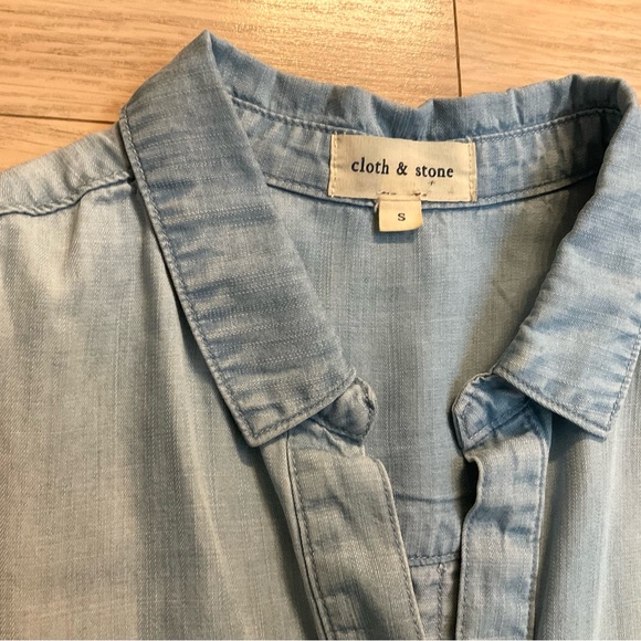 Cloth & Stone Chambray Shirt - Picture 2 of 6